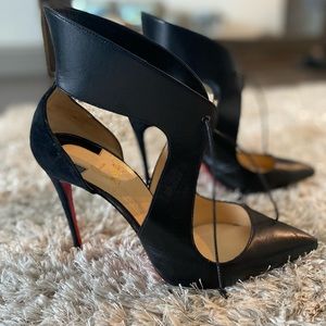 Christian Louboutin black 39.5 100 Napa shiny shoe